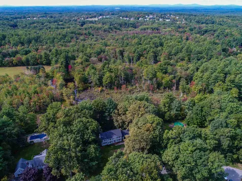 7 Fiddlers Ridge Road Londonderry NH 03053