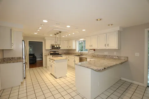 7 Fiddlers Ridge Road Londonderry NH 03053