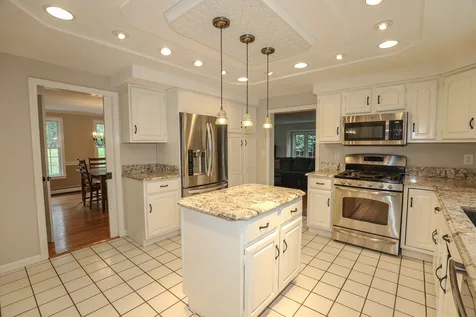 7 Fiddlers Ridge Road Londonderry NH 03053
