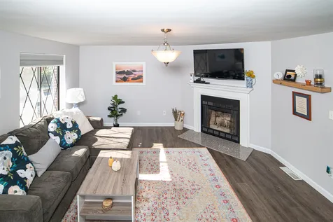16 Vanden Road Merrimack NH 03054