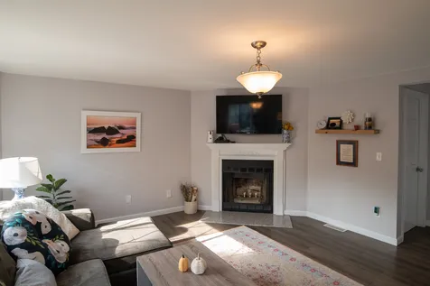 16 Vanden Road Merrimack NH 03054