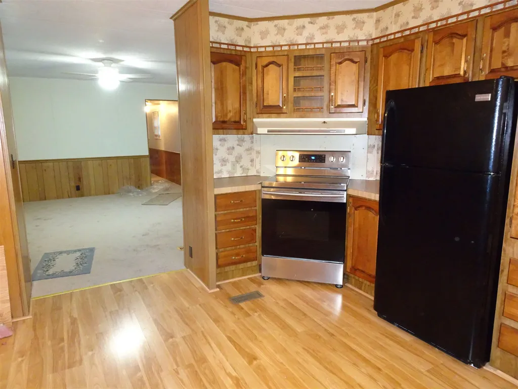 4 Agent Road Raymond NH 03077