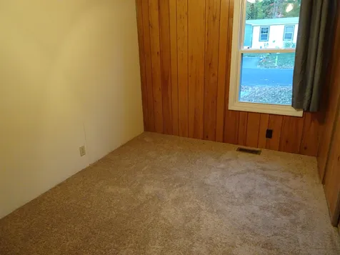 4 Agent Road Raymond NH 03077