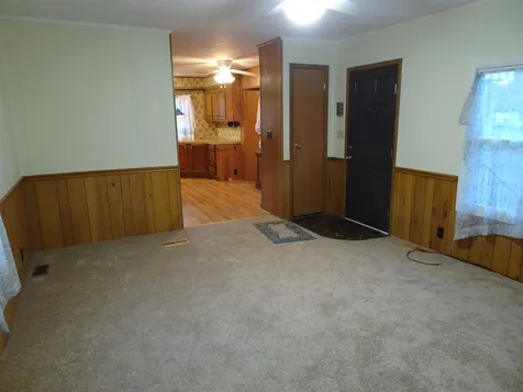 4 Agent Road Raymond NH 03077