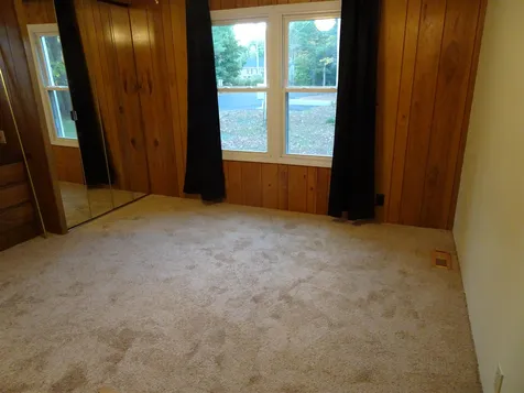4 Agent Road Raymond NH 03077