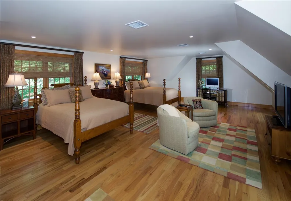 230 Edgewater Drive Gilford NH 03249