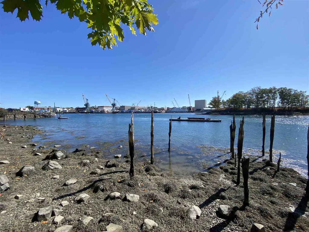15 Old Armory Way Kittery ME 03904