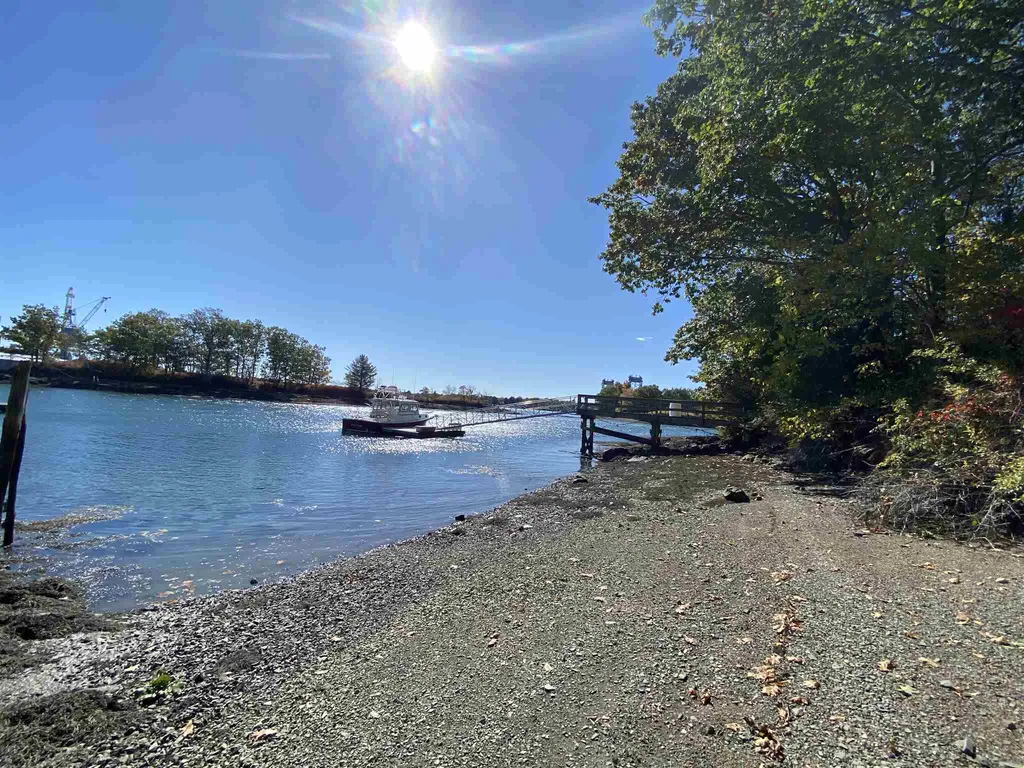 15 Old Armory Way Kittery ME 03904