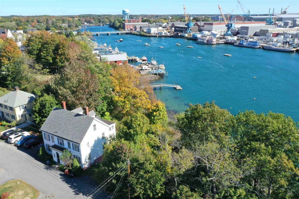15 Old Armory Way Kittery ME 03904