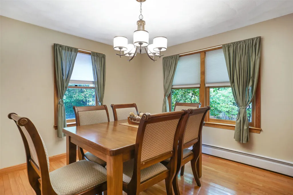 3 Hawkview Road Hudson NH 03051