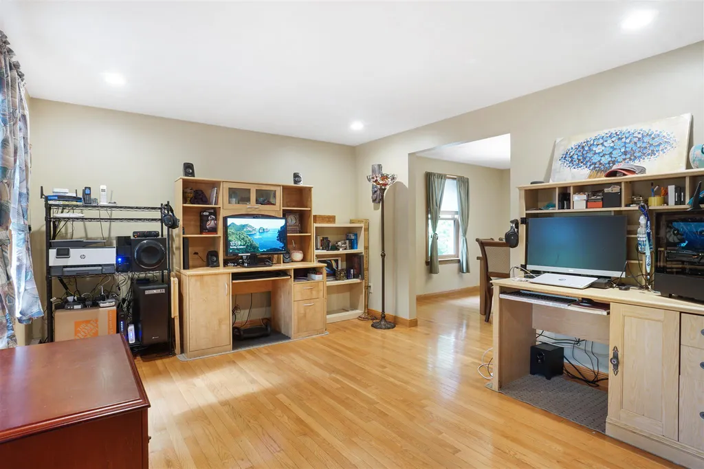 3 Hawkview Road Hudson NH 03051