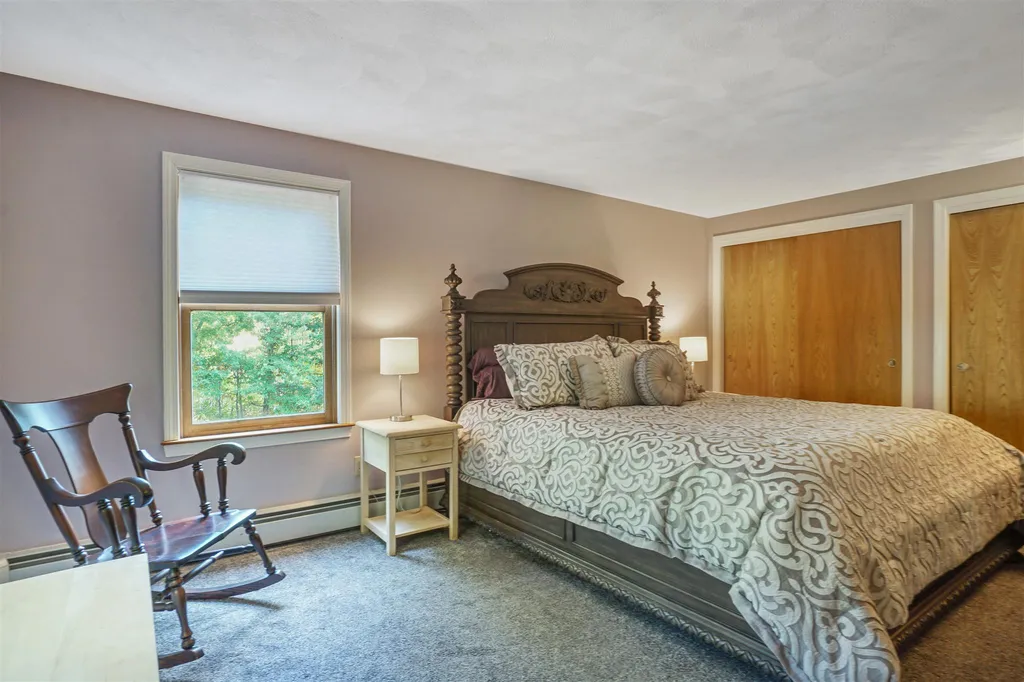 3 Hawkview Road Hudson NH 03051