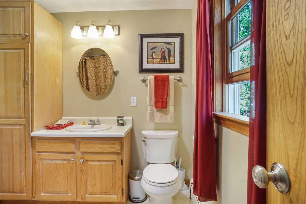 3 Hawkview Road Hudson NH 03051