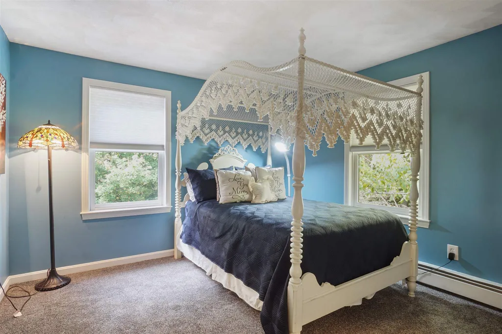 3 Hawkview Road Hudson NH 03051