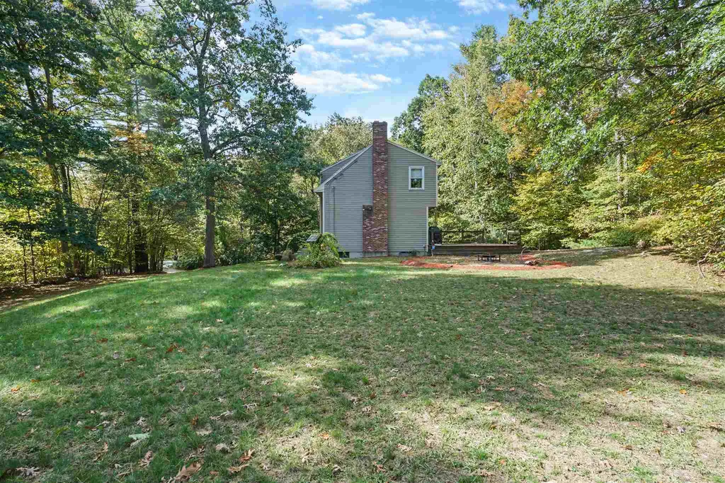 3 Hawkview Road Hudson NH 03051