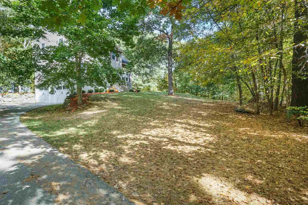 3 Hawkview Road Hudson NH 03051