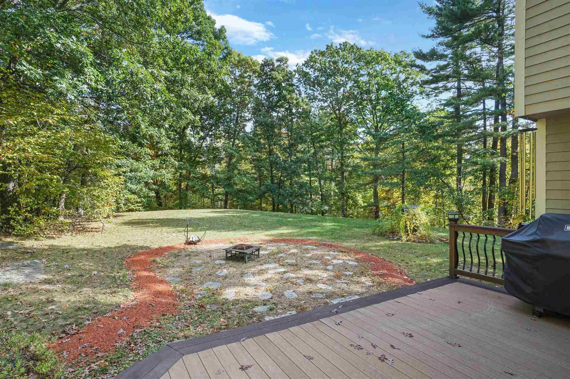 3 Hawkview Road Hudson NH 03051