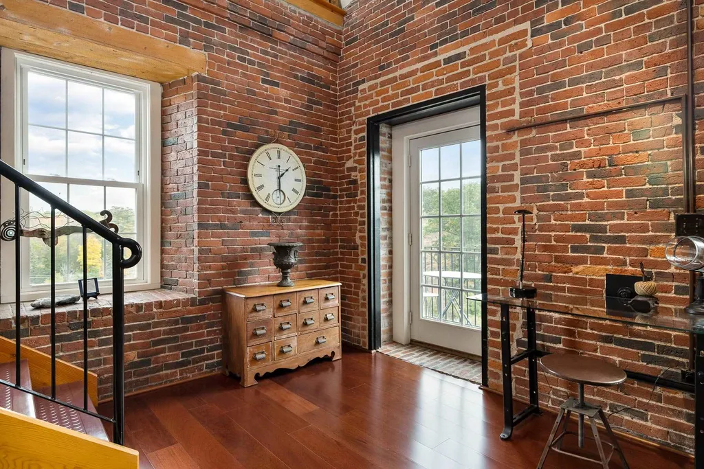 6 Bay Road Newmarket NH 03857