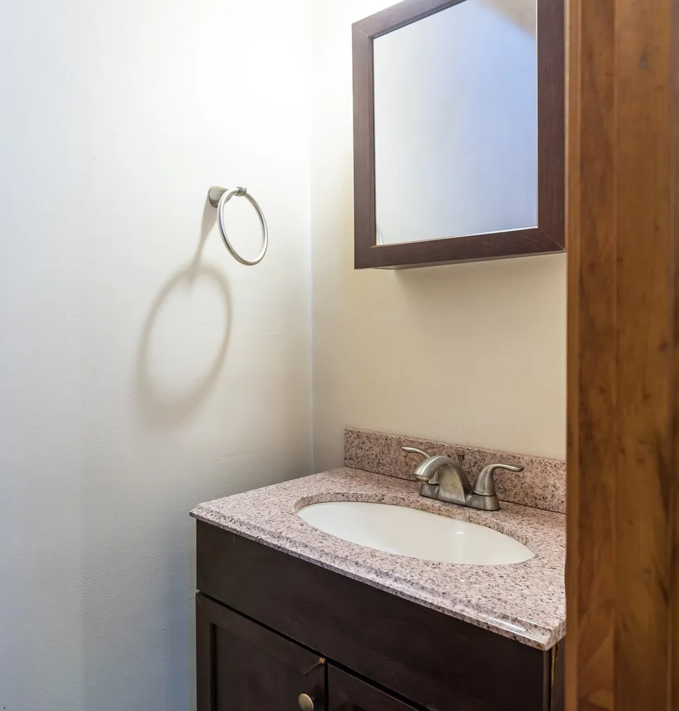 73 Palm Street Nashua NH 03060