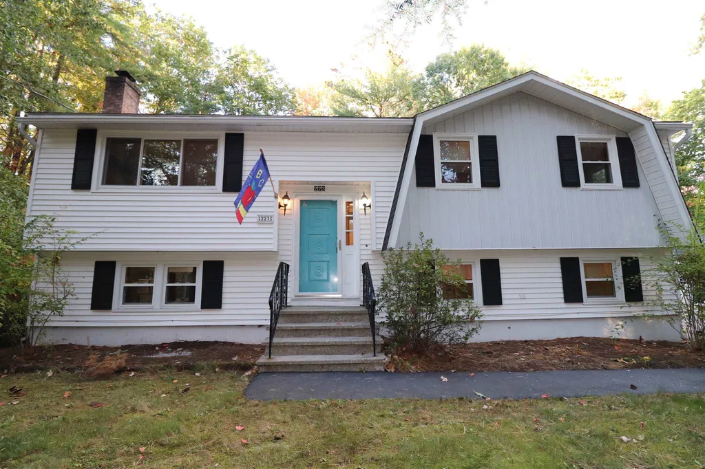 223 Baboosic Lake Road Merrimack NH 03054