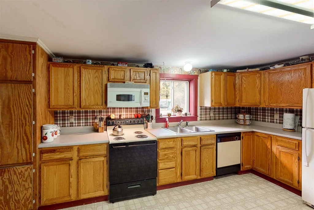 232 Stockbridge Corner Road Alton NH 03809