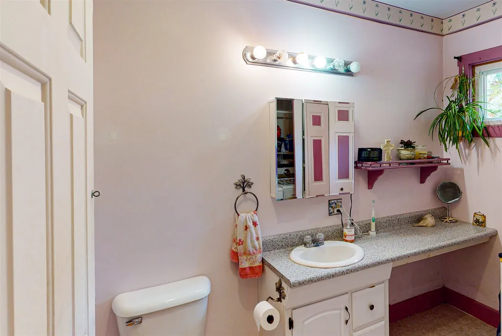 232 Stockbridge Corner Road Alton NH 03809