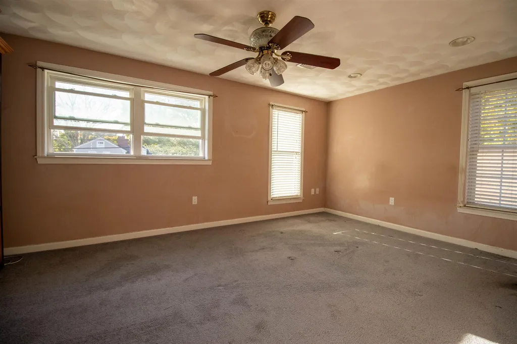 187 Old Gage Hill Road Pelham NH 03076