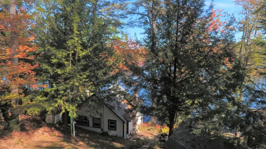 108 West Shore Road New Hampton NH 03256