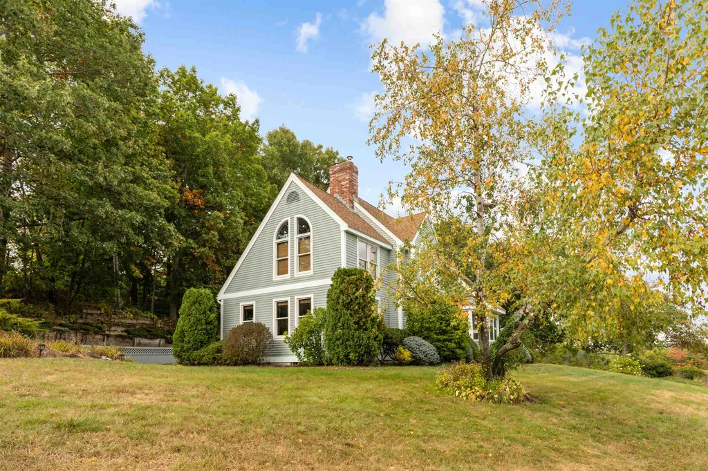 8 Landing Way Dover NH 03820