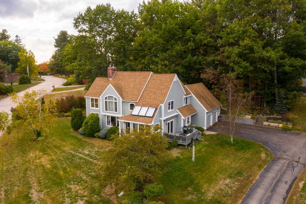 8 Landing Way Dover NH 03820