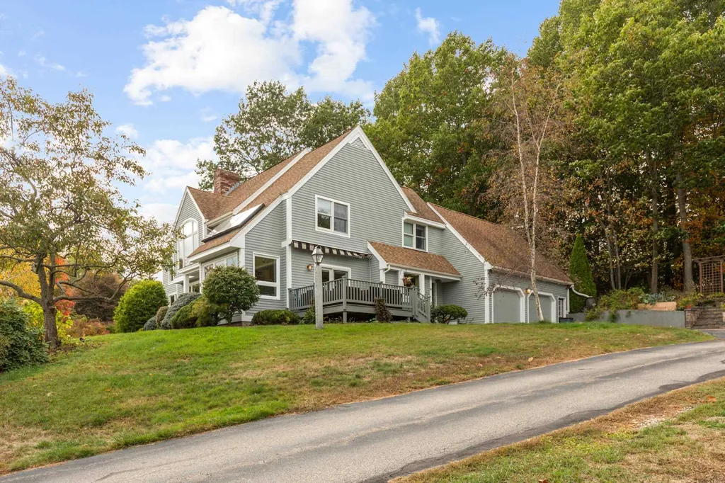 8 Landing Way Dover NH 03820