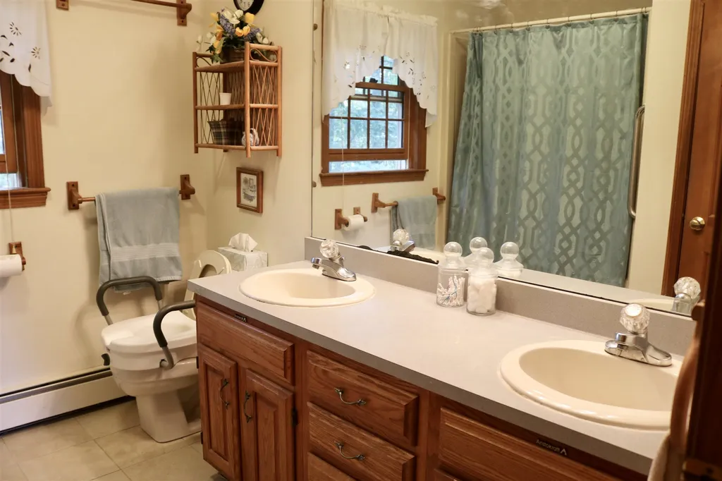 5 Downer Drive Hampton NH 03842