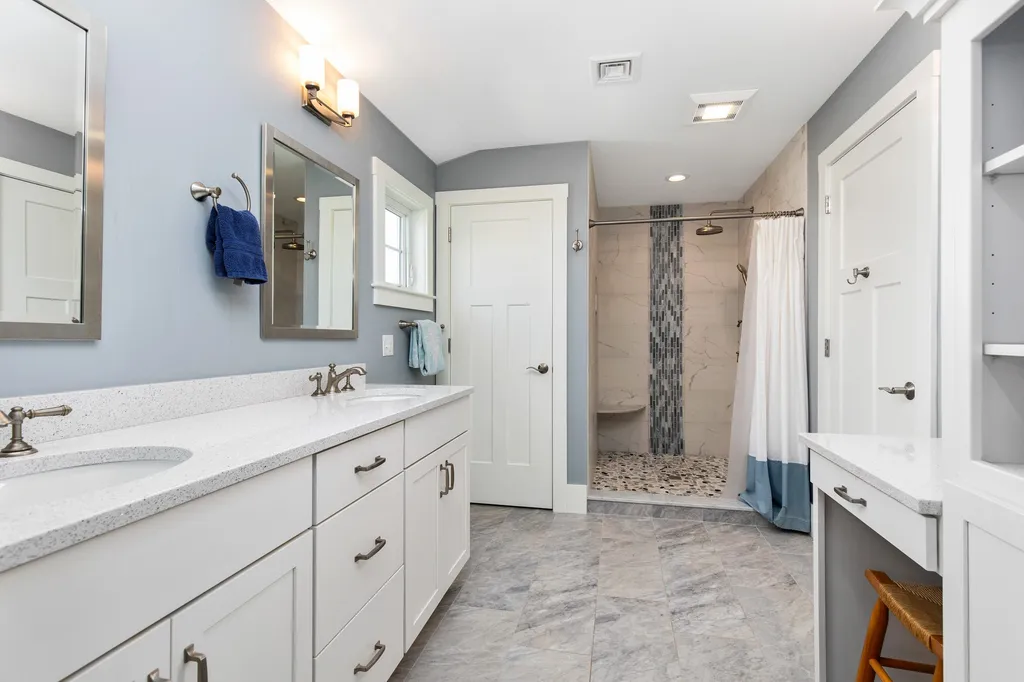 9 Groveland Street Seabrook NH 03874