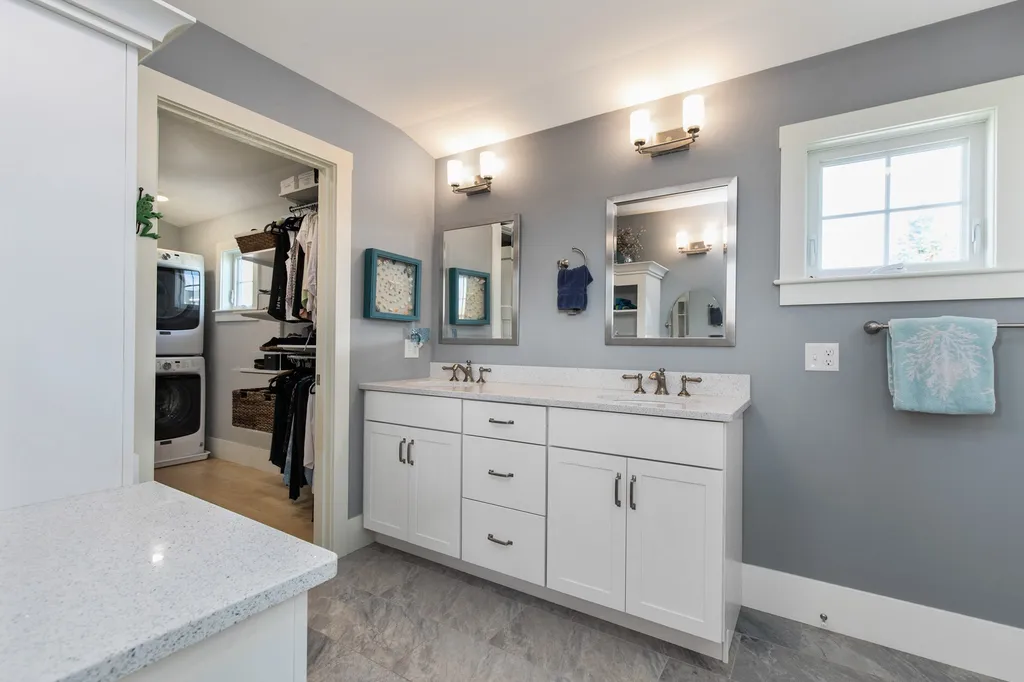 9 Groveland Street Seabrook NH 03874