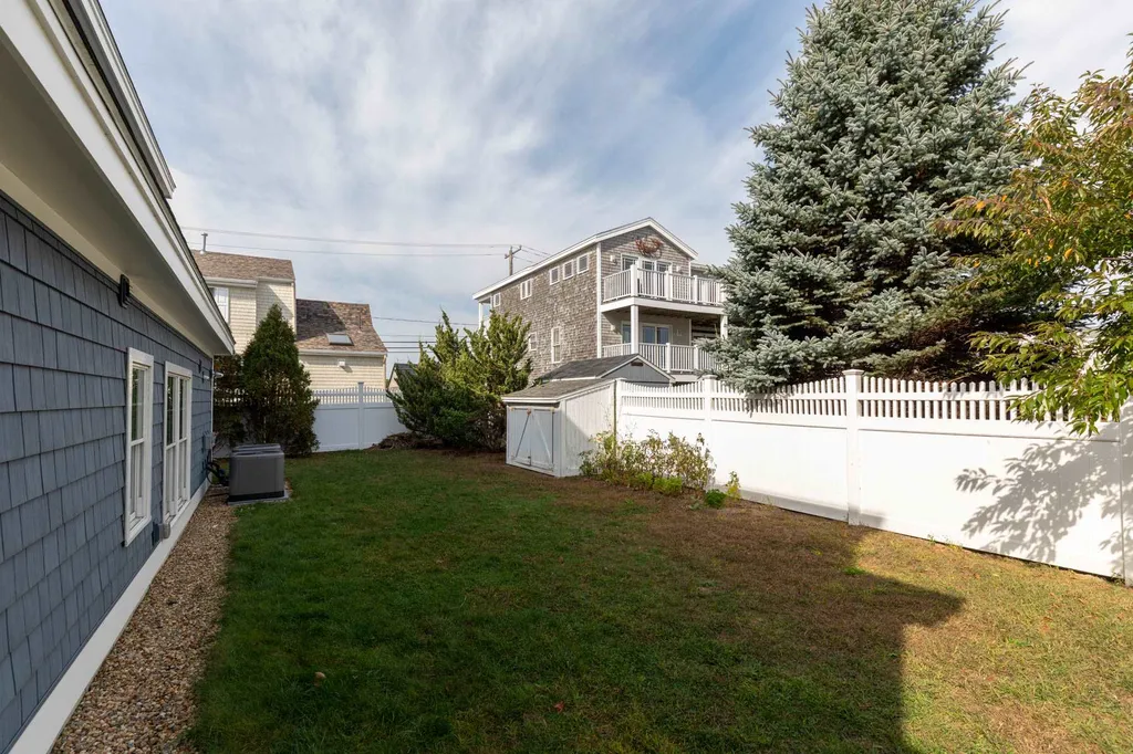 9 Groveland Street Seabrook NH 03874