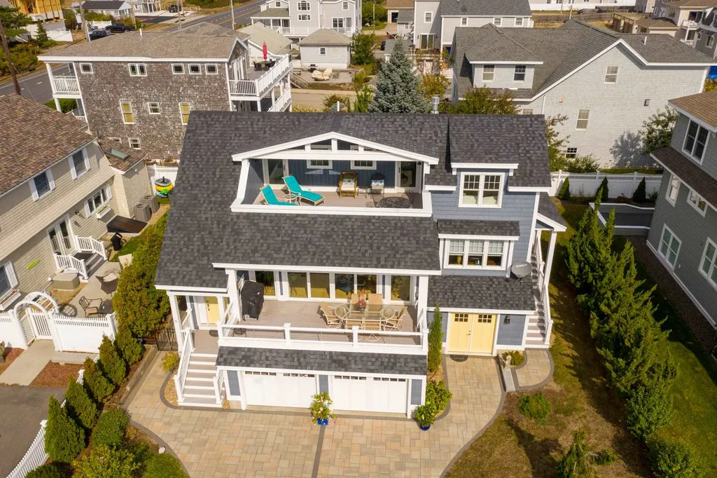 9 Groveland Street Seabrook NH 03874