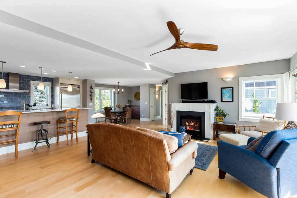 9 Groveland Street Seabrook NH 03874