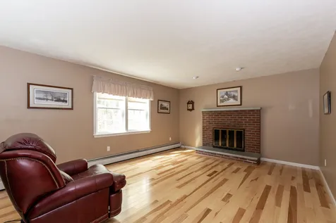 30 Brookview Terrace Bedford NH 03110