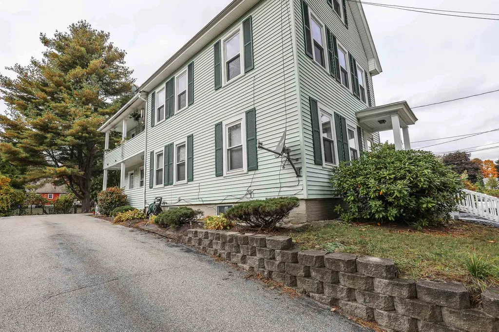 24 Clement Street Manchester NH 03102