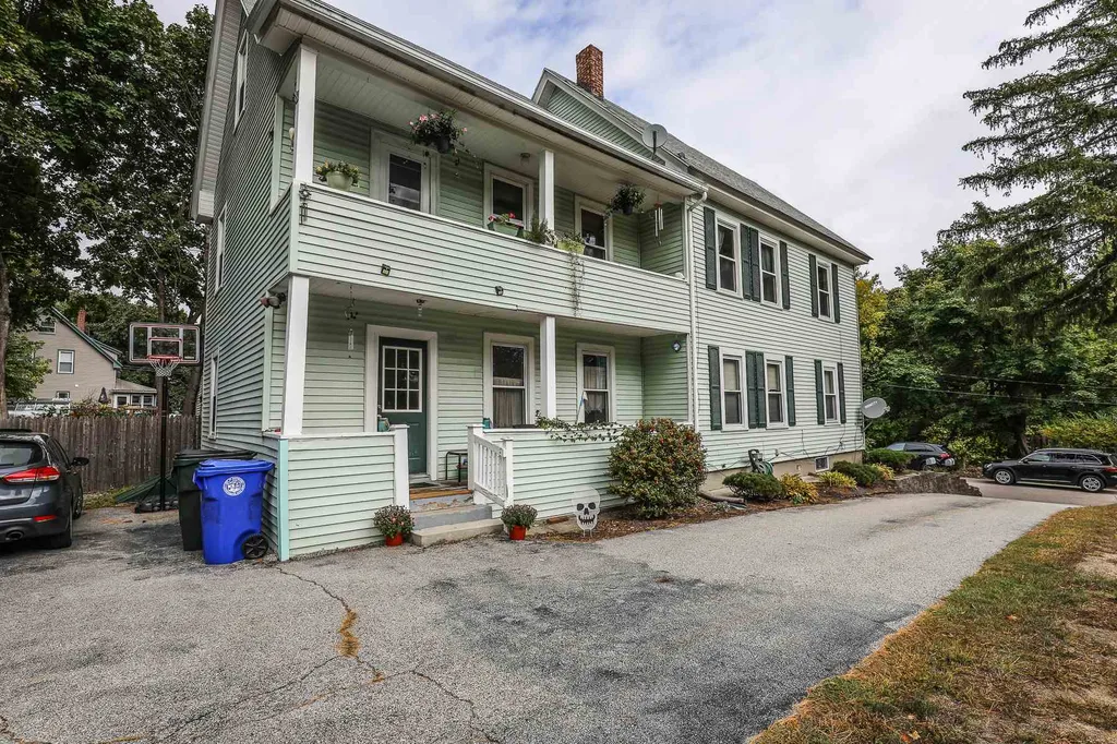 24 Clement Street Manchester NH 03102
