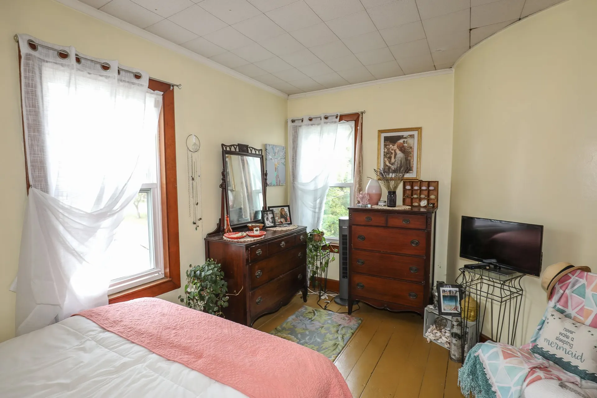 24 Clement Street Manchester NH 03102