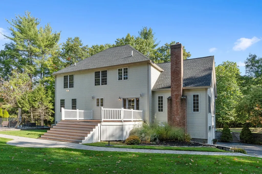 13 Mitchell Pond Road Windham NH 03087