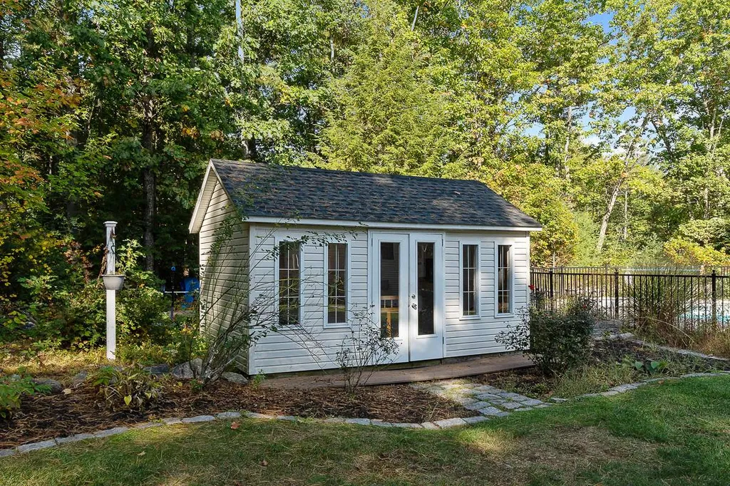 13 Mitchell Pond Road Windham NH 03087