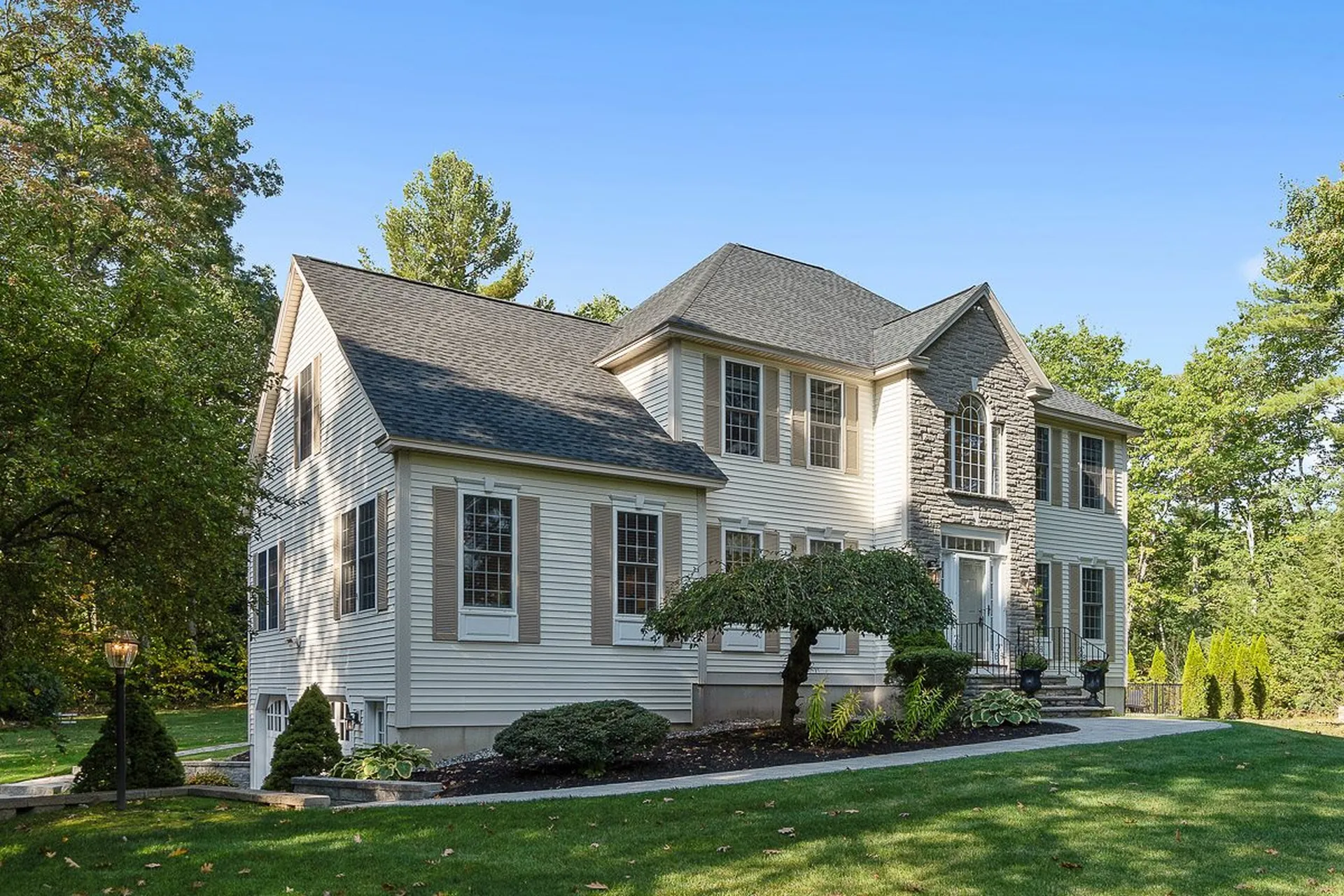 13 Mitchell Pond Road Windham NH 03087
