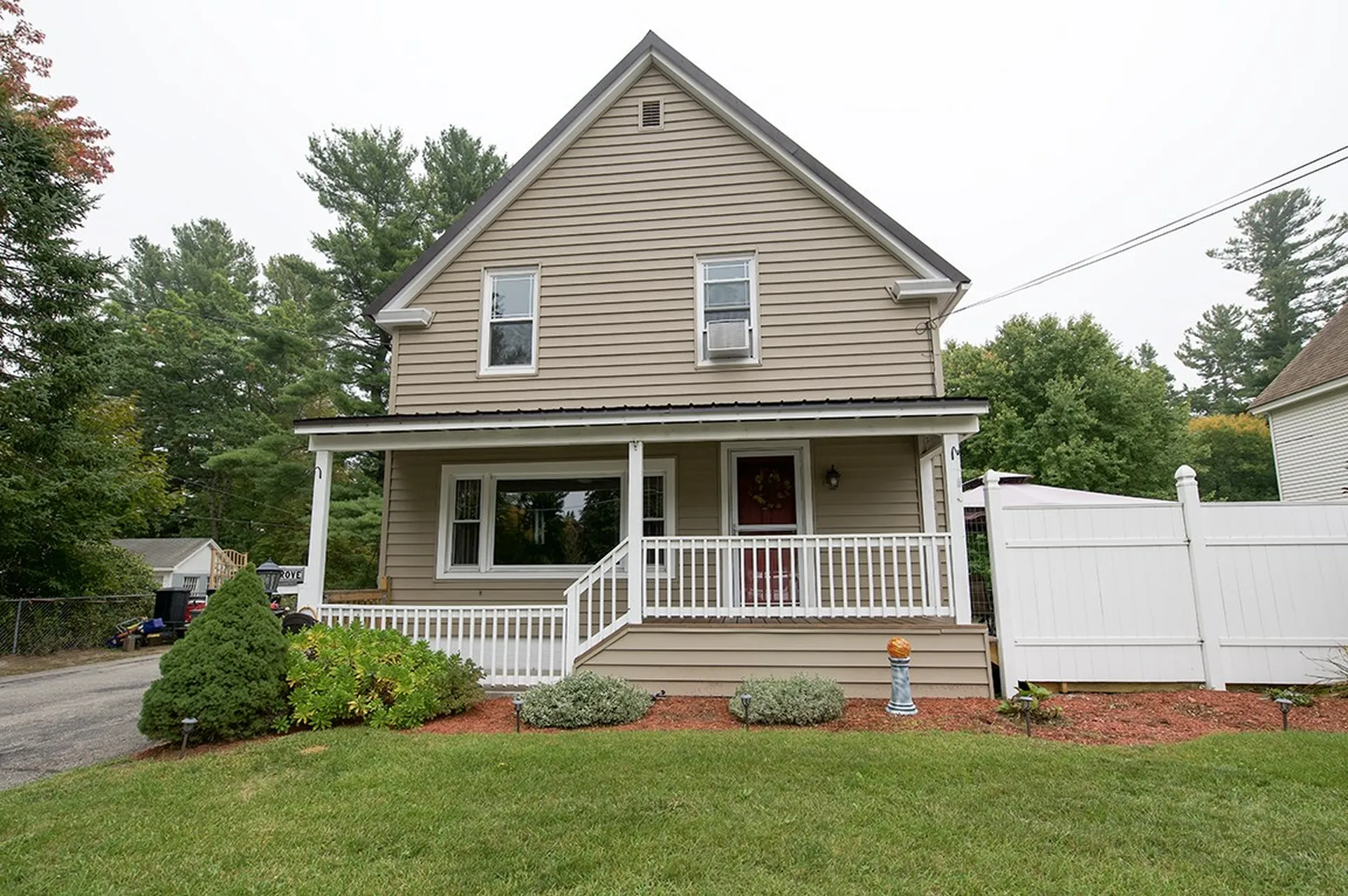 13 Grove Street Derry NH 03038