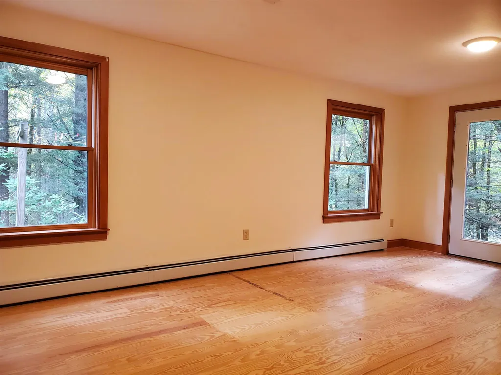 26 East Shore Drive Weare NH 03281