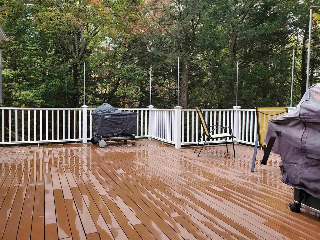 26 East Shore Drive Weare NH 03281