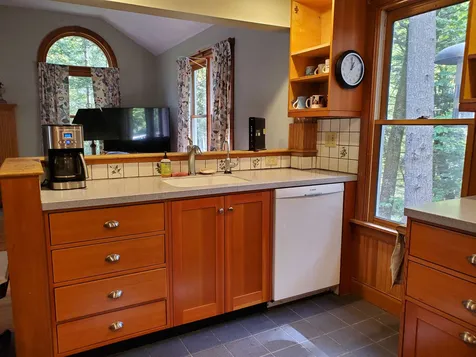 26 East Shore Drive Weare NH 03281