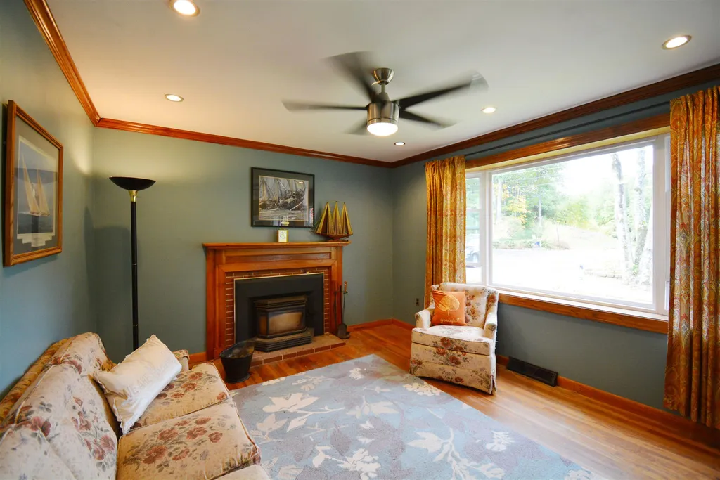 221 Haverhill Road East Kingston NH 03827