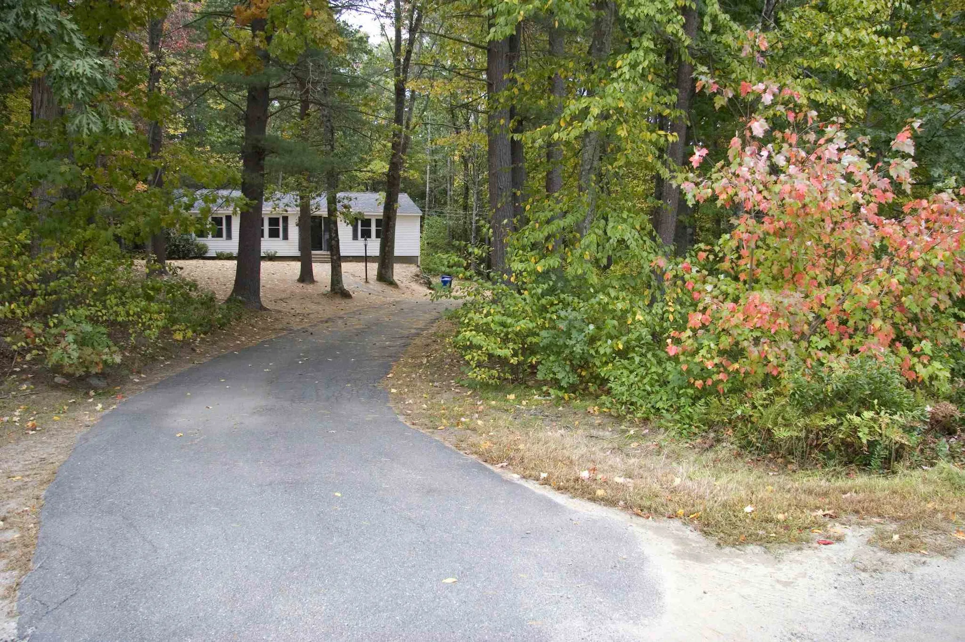 85 Peaslee Crossing Road Newton NH 03858